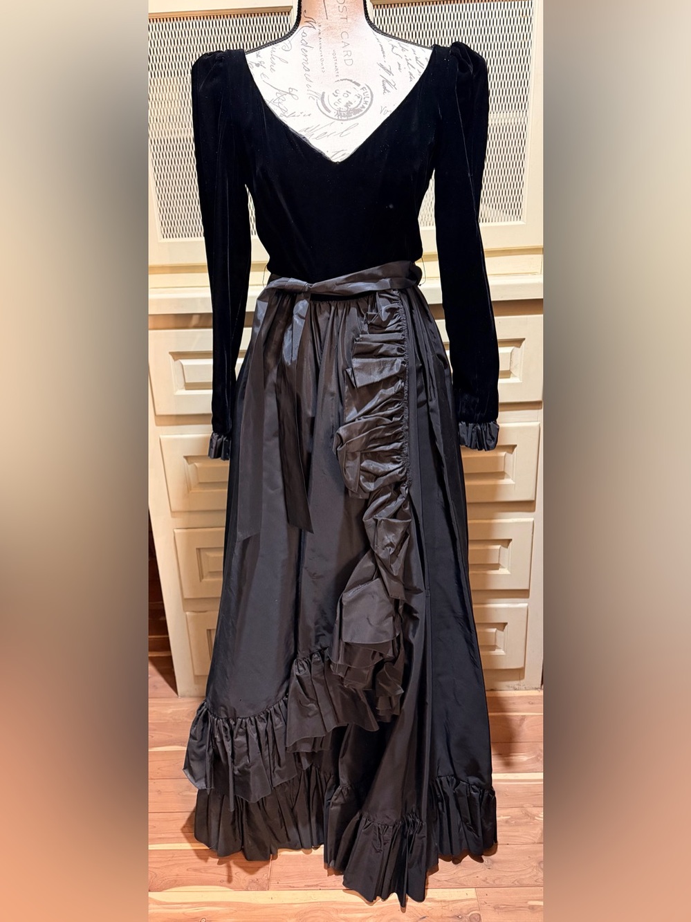 Vintage Albert Capraro I. Magnin Luxury Designer Dress 10